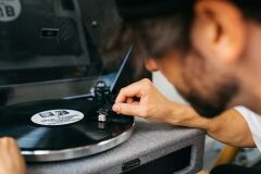 Lenco LS-440 GY Gri 4 Hoparlörlü Bluetoothlu Pikap Plak Çalar