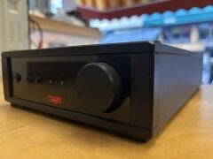 Rega IO stereo amfi
