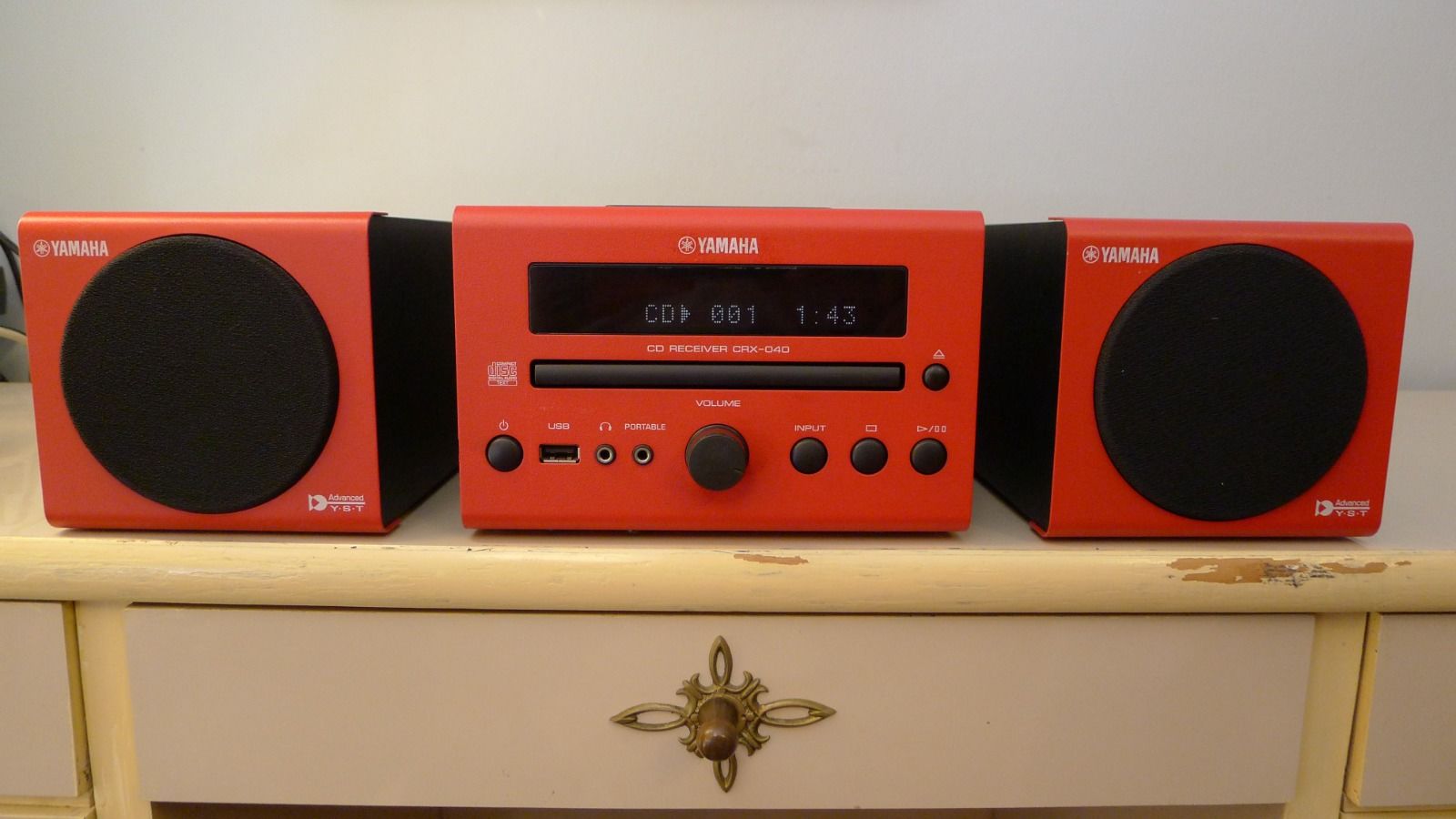Yamaha CRX-040 Mini Stereo System Kırmızı Müzik Seti